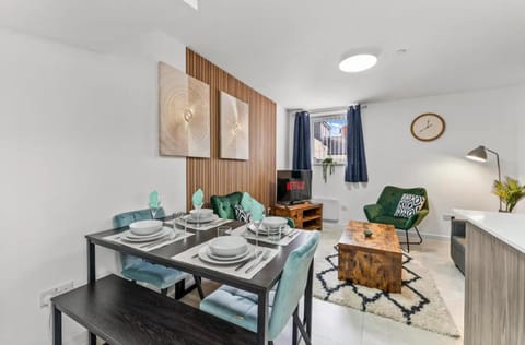 Kitchen or kitchenette, Living room, Seating area, Dining area