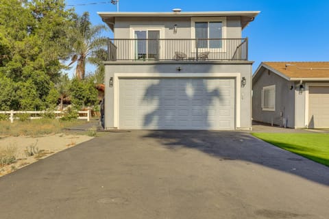 2 Mi to Downtown Escondido Apt with Balconies Apartment in San Marcos