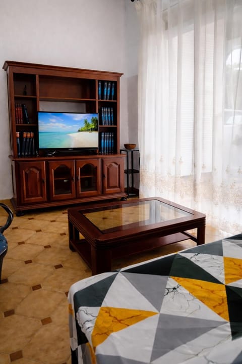 Communal lounge/ TV room, air conditioner