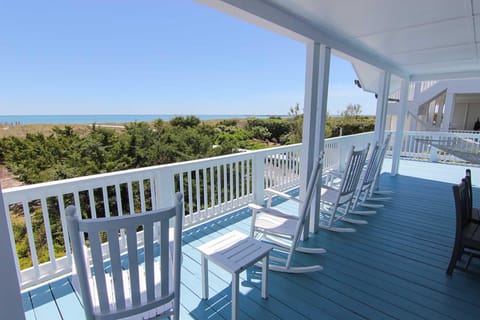 Carolina Breezy by Sea Scape Properties House in Wrightsville Beach