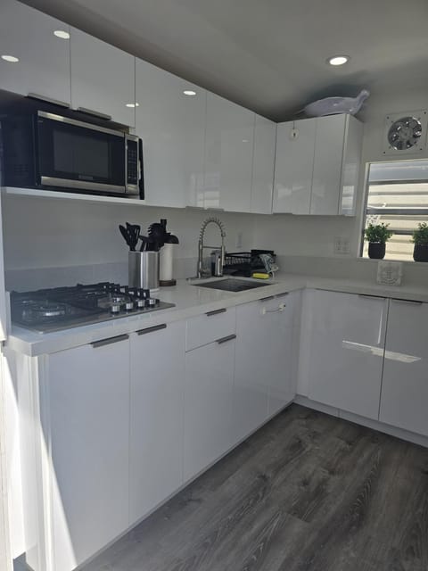 Gallego Deluxe Rental Campground/ 
RV Resort in Key Largo