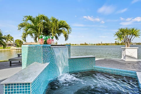 Hot Tub, View (from property/room), Balcony/Terrace, Pool view, Swimming pool, Swimming pool