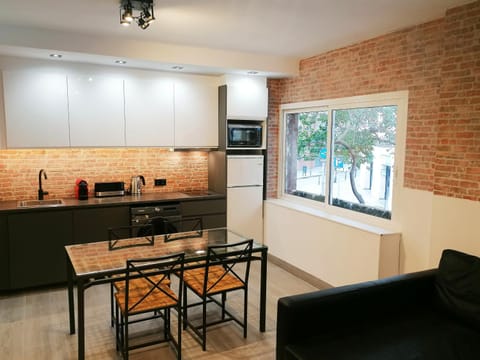 Kitchen or kitchenette, Living room