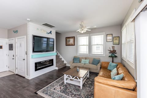 Relax,Fish,Grill,Chill! Pup,Kid Friendly Riverfront Paradise! Amenities,Gameroom Villa in Sneads Ferry