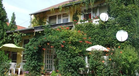 Facade/entrance, Garden, View (from property/room)