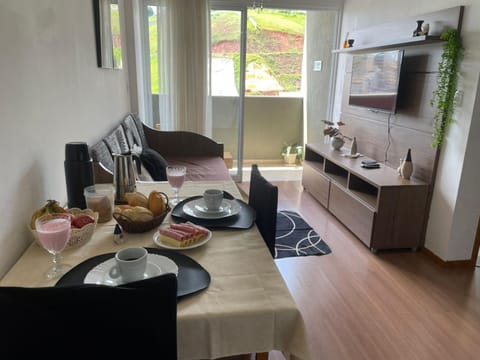 TV and multimedia, Living room, Food and drinks, Dining area, Food