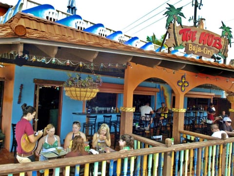 100 percent Private, Tiki-Bar, 250steps to Beach and Village! House in Siesta Beach