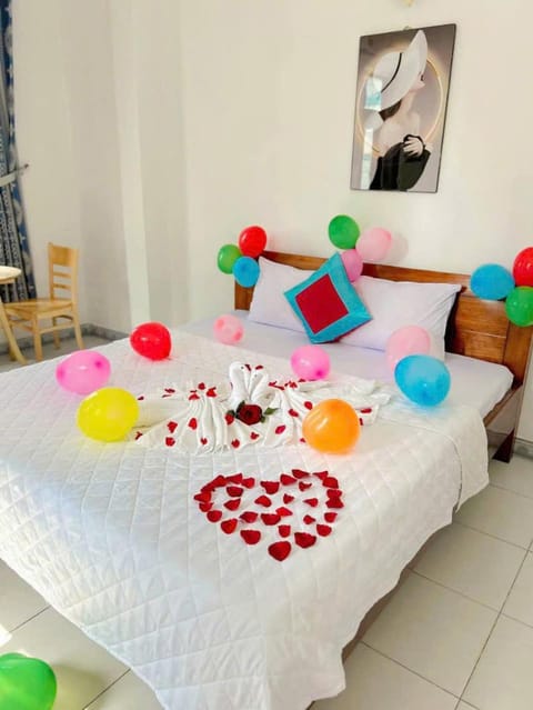 Bed, Photo of the whole room, Decorative detail, Bedroom