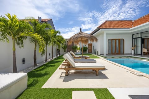 Villa Zoja 2 Canggu, 4 mins to Beach, Pererenan Villa in North Kuta