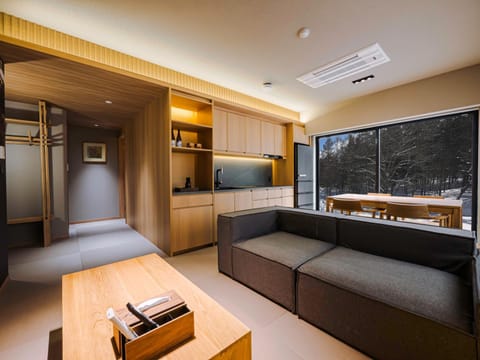 TV and multimedia, Kitchen or kitchenette, Living room, Seating area