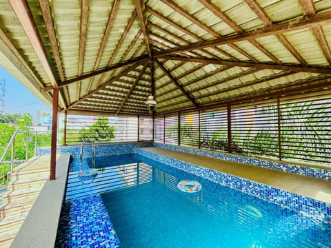 Swimming pool, Swimming pool