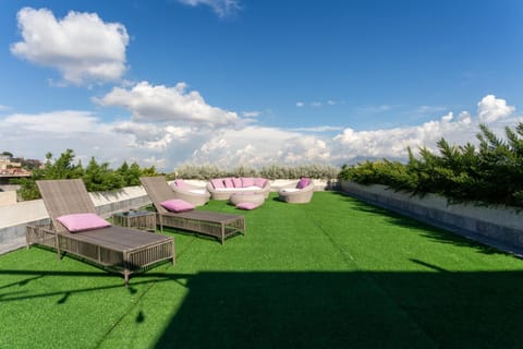 Balcony/Terrace, sunbed
