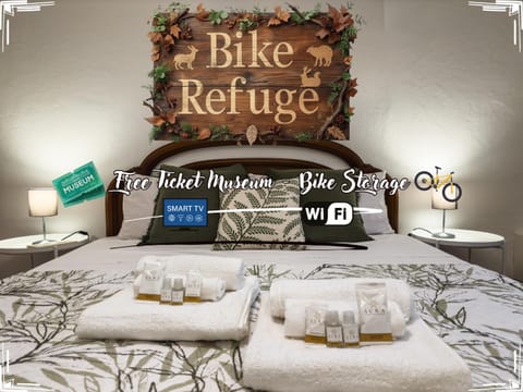 Bedroom, internet, towels