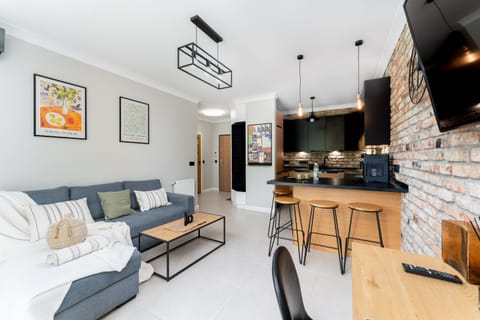 TV and multimedia, Kitchen or kitchenette, Living room, Seating area