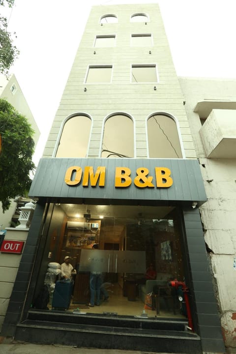 Property building, Facade/entrance, Property logo or sign, Certificate/Award