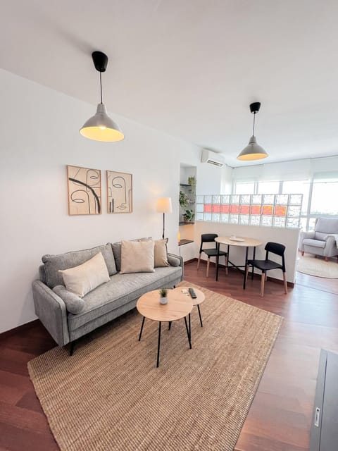 Living room, Photo of the whole room