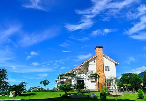Property building, Natural landscape, Garden, Garden view