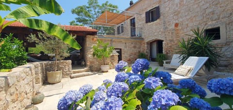 Hvar Stone Villa with pool House in Stari Grad