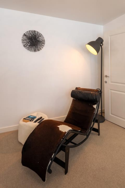 Communal lounge/ TV room, Living room, Decorative detail