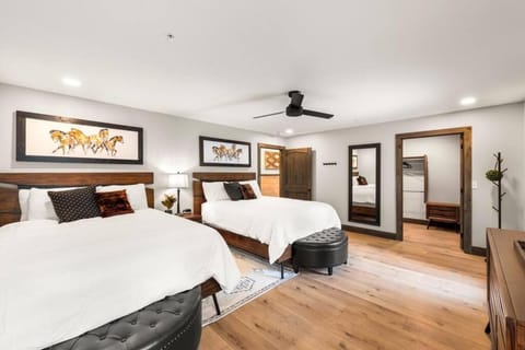 WOW! New Lodge Golf Simulator Sleeps20 Great Loc House in Sevier County