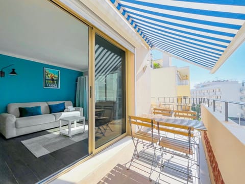 View (from property/room), Balcony/Terrace, Living room