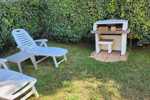 House with garden and barbecue in Cabourg House in Cabourg