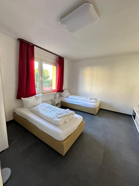 Zimmer mit gemeinschaftsbad Vacation rental in Kaiserslautern