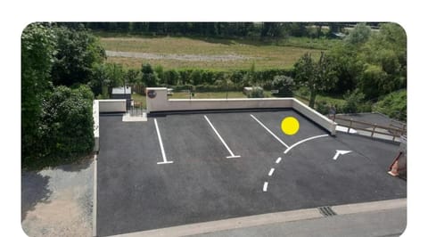 Gite du Coteau House in Centre-Val de Loire