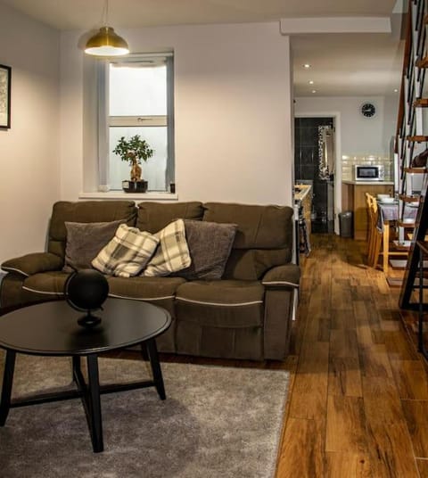 Centrally located 2 bedroom house with garden Apartment in Omagh