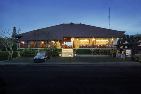 Property building, Property logo or sign, On site