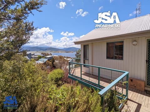 Property building, Natural landscape, View (from property/room), Balcony/Terrace, Lake view, Mountain view