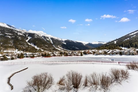 Day, People, Neighbourhood, Natural landscape, Winter, Skiing, Mountain view