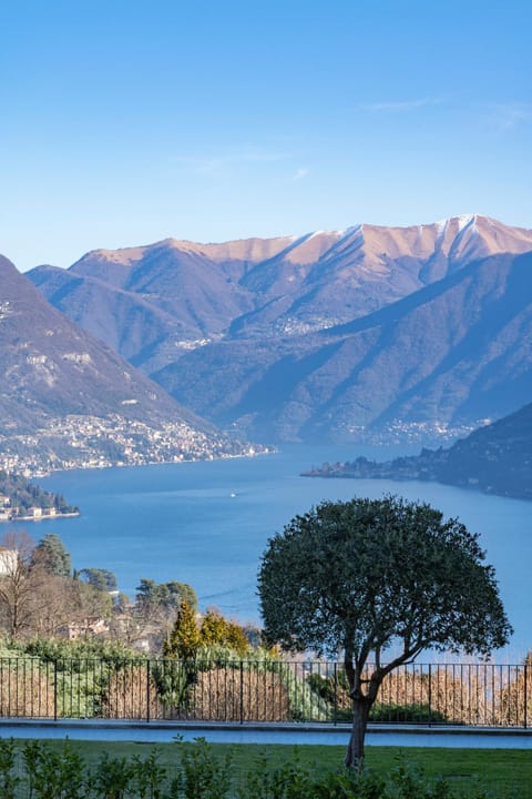 View (from property/room), Garden view, Lake view, Mountain view