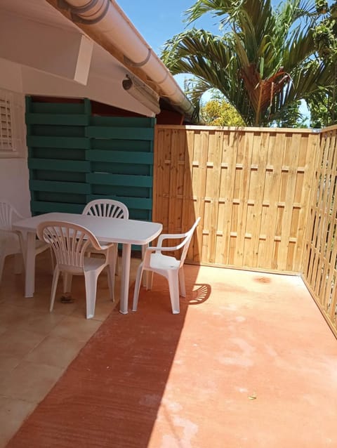 Patio, Dining area