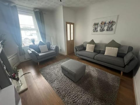 Lonsdale Terrace - 3 Bedrooms - Sleeps 6 Apartment in Allerdale District