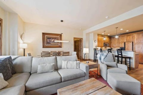 Beaver Creek Landing A207 by East West Hospitality Apartment in Avon