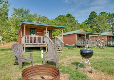 Pet-Friendly Salesville Haven 3 Mi to Norfork Lake Apartment in Norfork Lake