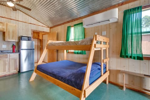 Pet-Friendly Salesville Haven 3 Mi to Norfork Lake Apartment in Norfork Lake