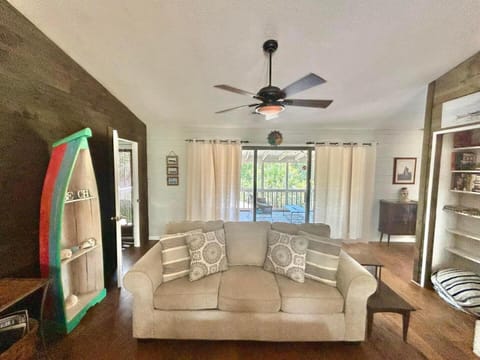 Our Anchor-Beach access, 3 BR, pet friendly House in Saint George Island