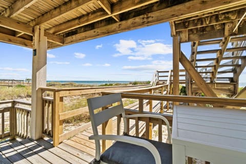 Sunflower 3, BF apt, pet friendly House in Saint George Island
