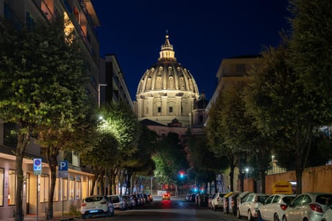 Property building, Night, Neighbourhood, City view, Street view, Location, Parking