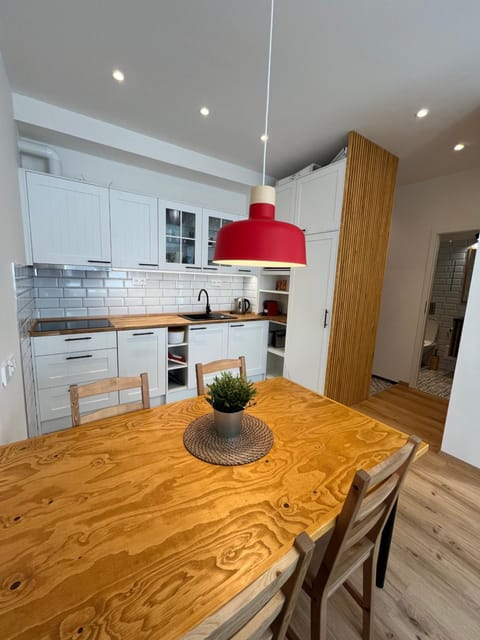 Kitchen or kitchenette, Dining area, stove, toaster