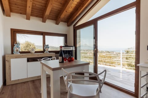 Natural landscape, View (from property/room), Balcony/Terrace, Seating area, Sea view