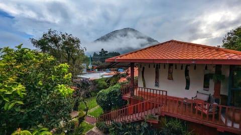 Nearby landmark, Spring, Day, Natural landscape, Garden, Garden view, Mountain view