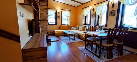 Communal lounge/ TV room, Living room, Dining area