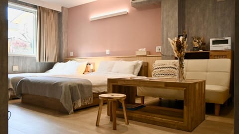 Bed, Living room, Photo of the whole room, Dining area, Bedroom