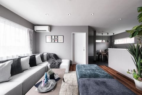 TV and multimedia, Living room, air conditioner