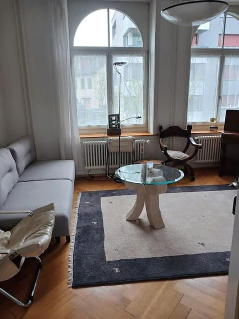 Charmante Jugendstilwohnung mit Tiefengaragenplatz Apartment in St. Gallen