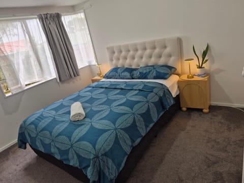 Manukau Room Accommodation Vacation rental in Auckland