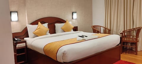 Bed, Living room, Photo of the whole room, Bedroom